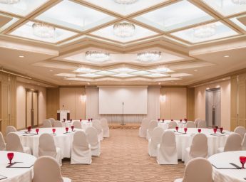 スイスホテル南海大阪　宴会場　白鳥・孔雀