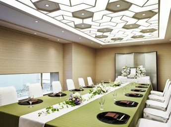 ホテル阪神 宴会場 「サロンバール」