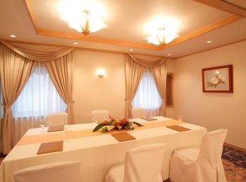 大阪新阪急ホテル 宴会場 「録の間(ろく)」